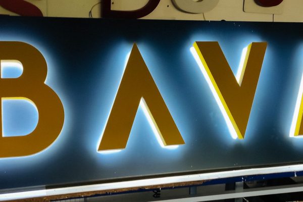 litere luminoase cu iluminare perimetrala BAVA